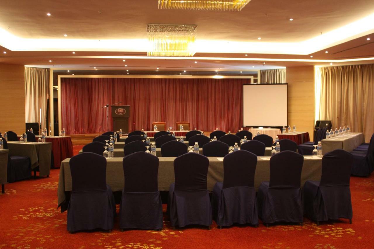 Sabah Oriental Hotel Kota Kinabalu Esterno foto