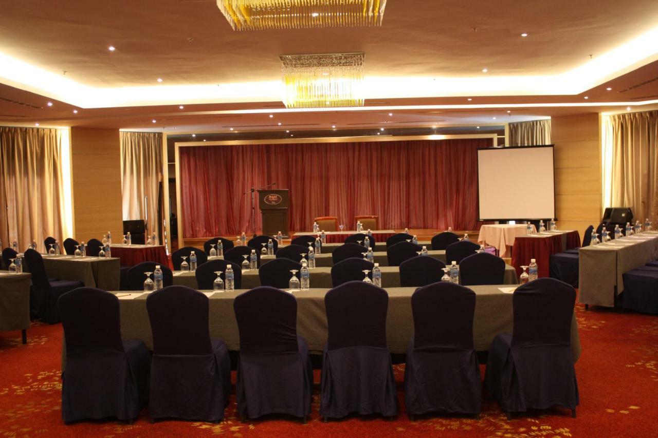 Sabah Oriental Hotel Kota Kinabalu Esterno foto