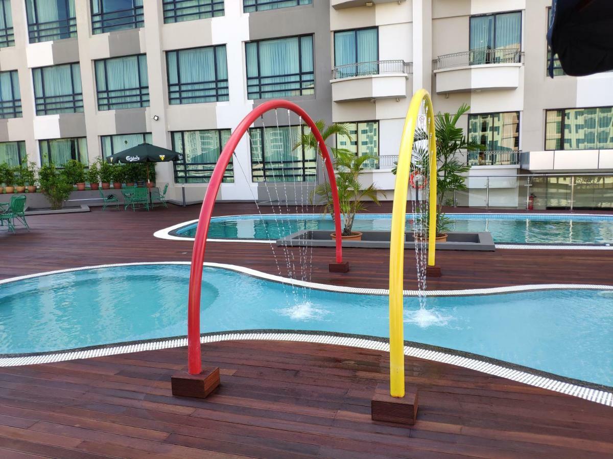 Sabah Oriental Hotel Kota Kinabalu Esterno foto