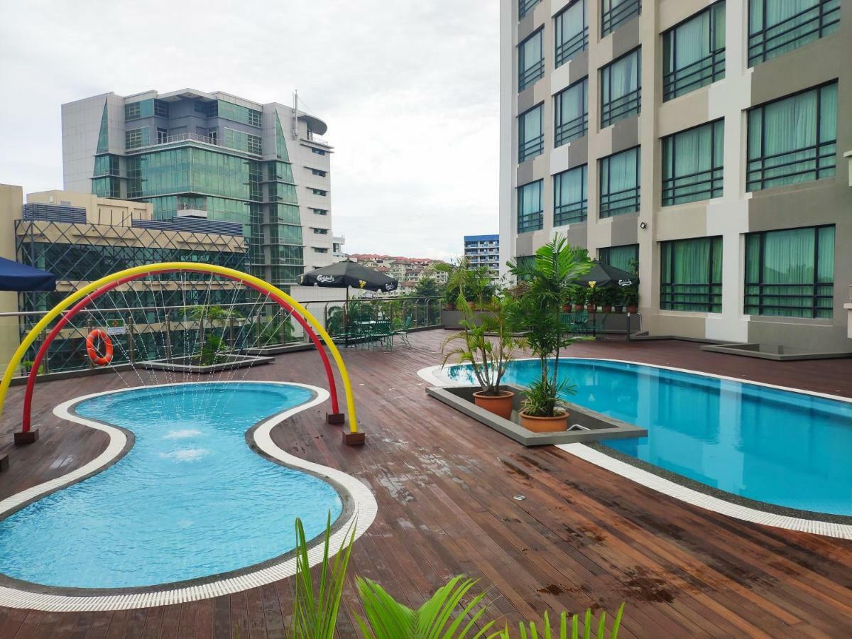 Sabah Oriental Hotel Kota Kinabalu Esterno foto