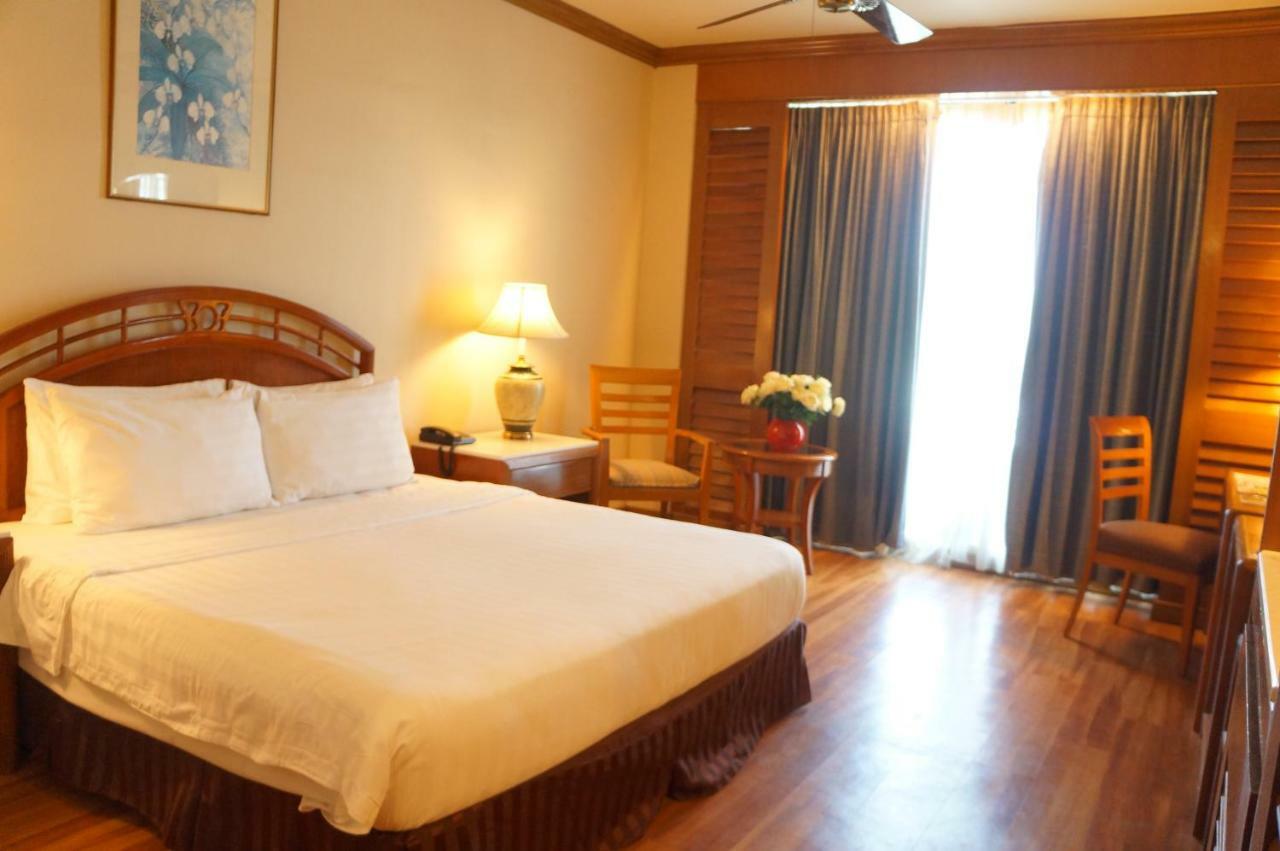 Sabah Oriental Hotel Kota Kinabalu Esterno foto