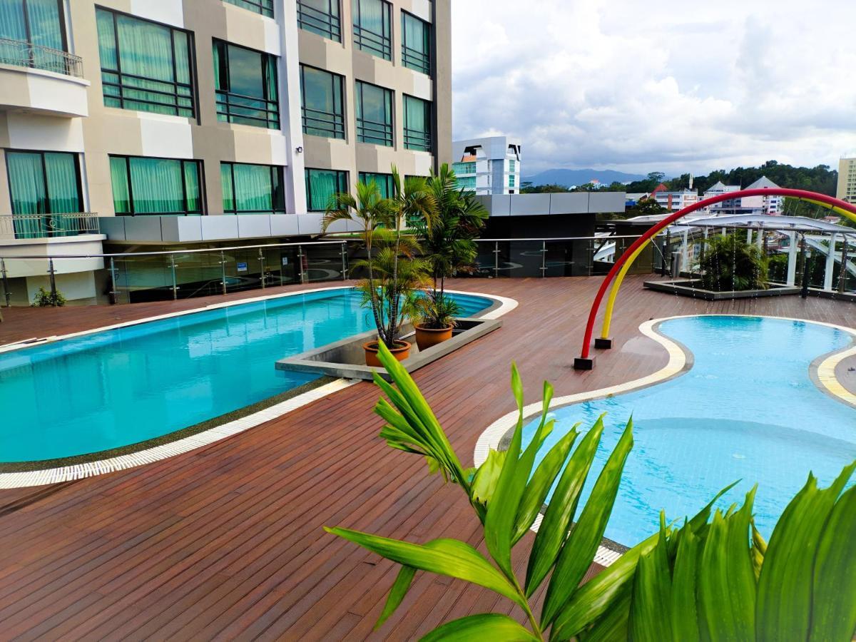 Sabah Oriental Hotel Kota Kinabalu Esterno foto
