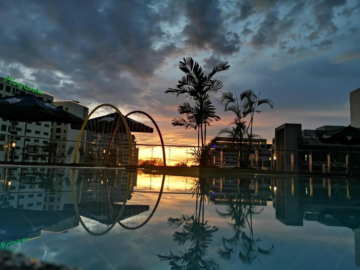 Sabah Oriental Hotel Kota Kinabalu Esterno foto